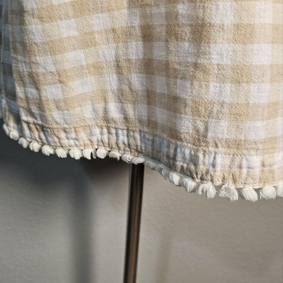 Liz Gingham Check, Linen Blend Women's Short Sleeve top in Beige and White - Picture 5 of 7